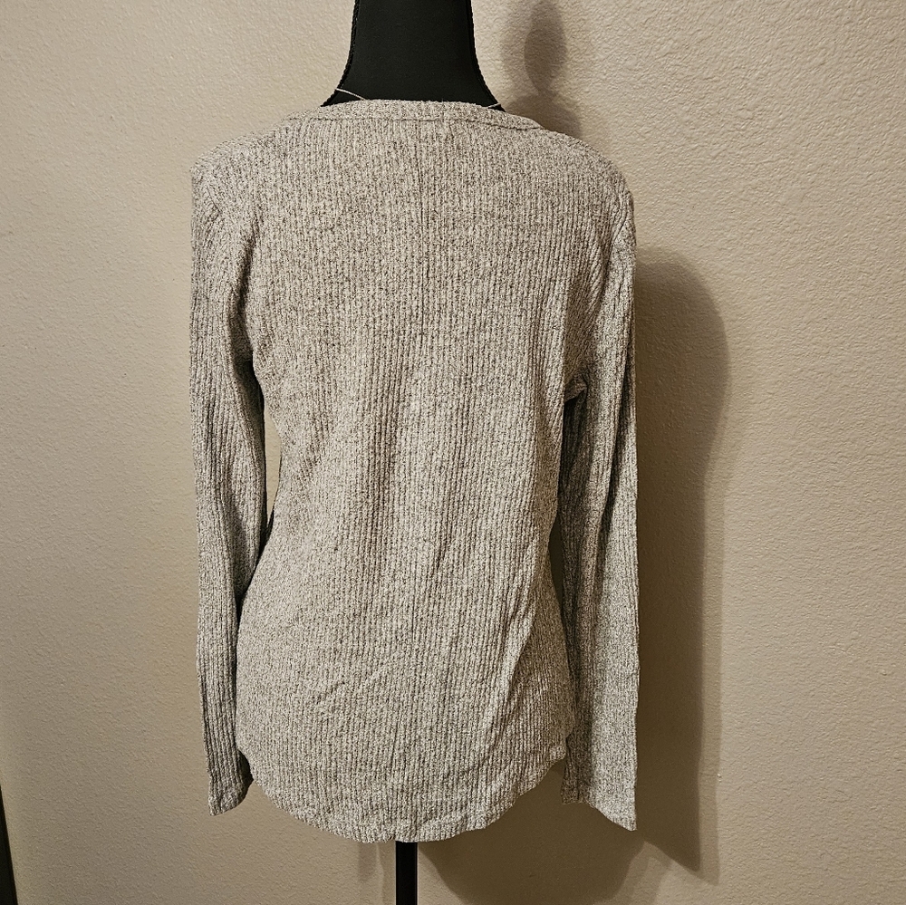 Old Navy Womens Medium Gray Crew Neck Ribbed Sweater - Picture 5 of 7